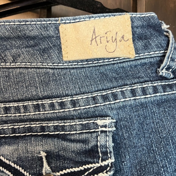 Ariya capris - Picture 3 of 4